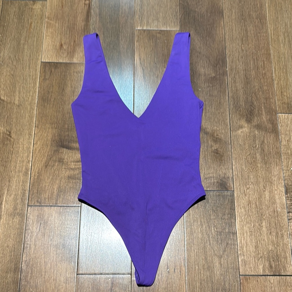 Aritzia purple body suit sz xxs